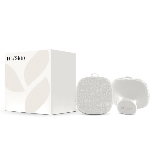 Cleansing Silicone Brush and packaging, designed for deep skin cleansing and gentle exfoliation, dimensions 6.7 x 6.7 x 4cm.